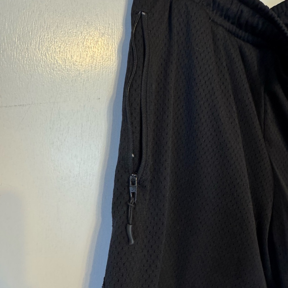 Gymshark Black Men’s‎ Athletic Shorts - Picture 4 of 9